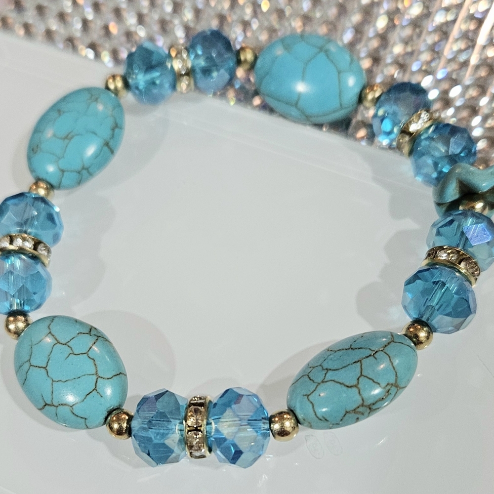Nordstrom Turquoise Color & Crystal Stretch Bracelet with Gold Accents NWOT